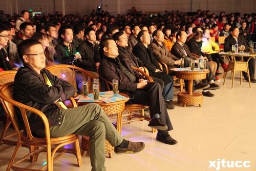 ͨѧѧԺŲߵĽȺӢĻ