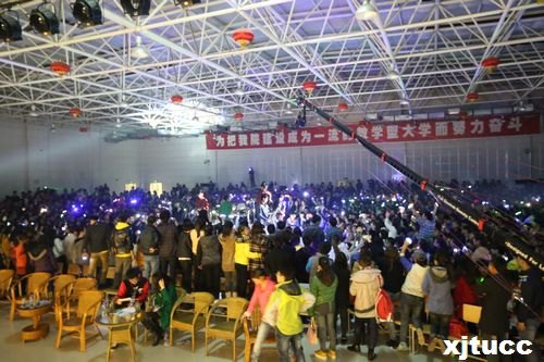 ͨѧѧԺŲߵĽȺӢĻ