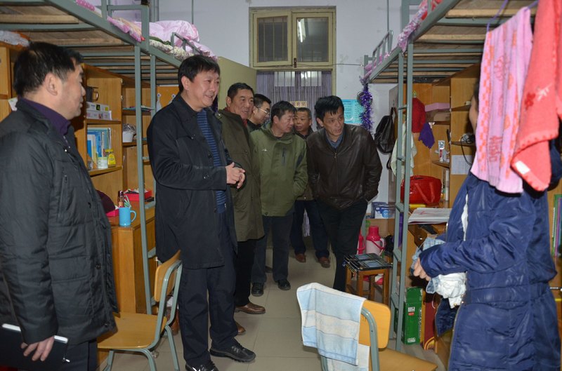 许昌学院进行学生宿舍安全大检查