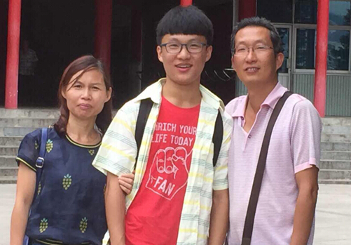 贵州文科状元马欢.jpg