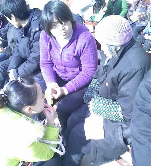 爱心社赴横沟桥镇福利院送温暖