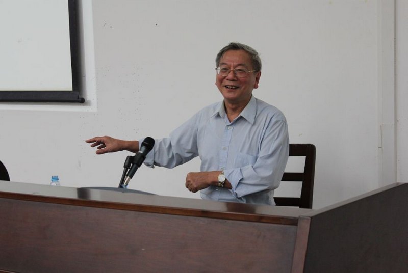 教学名师的独特人格魅力——记中山大学黄天骥教授的讲座