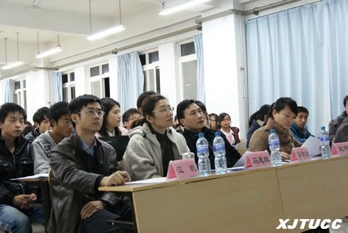 西安交通大学城市学院“挑战杯”创业计划大赛立项答辩会举行