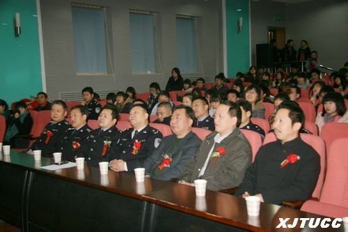 “忠诚路,和谐情”书画摄影联展在西安交通大学城市学院成功举办