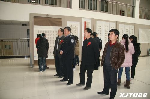 “忠诚路,和谐情”书画摄影联展在西安交通大学城市学院成功举办