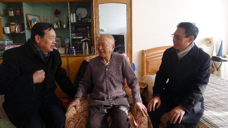 校领导春节前夕慰问看望老领导老同志