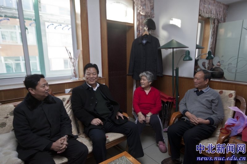 校领导春节前夕慰问看望老领导老同志