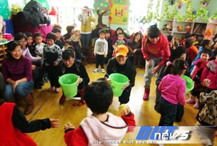 喜迎2012—各单位举行2012年新年联欢会
