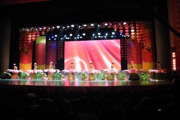 岳阳职业技术学院参加岳阳楼区“文明创建 和谐发展”文艺晚会