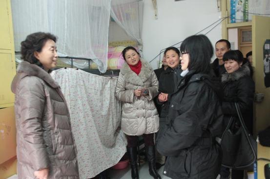 Ļ  ůȫУԱ۰İͥͬѧ