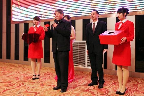 高朋满座辞旧岁 继往开来贺新春——重庆市2012年高校党政工联席会隆重举行