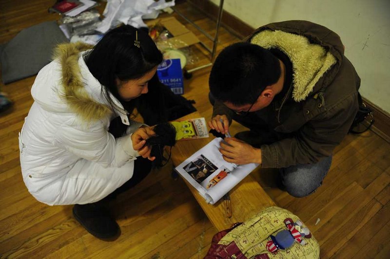 青春放歌 秀我东华——东华大学服饰文化秀《时尚东华》项目组师生成功献演上海大剧院(图)