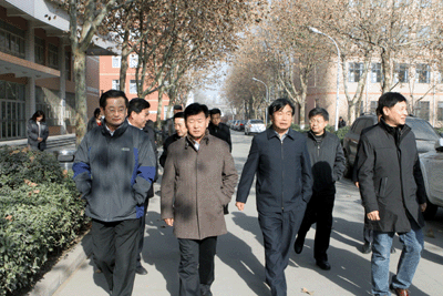 省人社厅副厅长赵新喜陪同新疆巴州副州长乌音山莅临石家庄职业技术学院考察新疆班培训工作