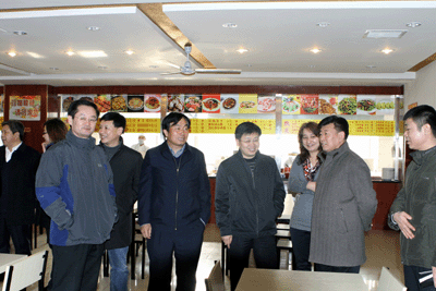 省人社厅副厅长赵新喜陪同新疆巴州副州长乌音山莅临石家庄职业技术学院考察新疆班培训工作