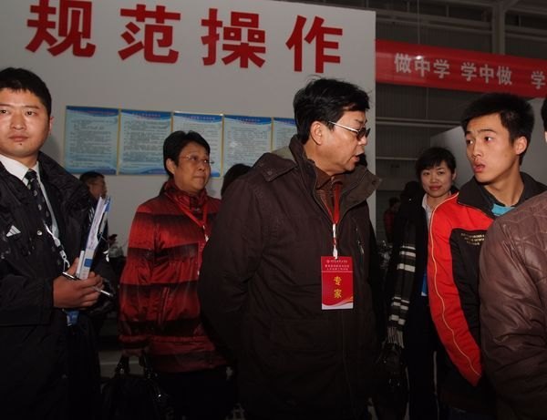 评估专家莅临学院罗江校区考察指导