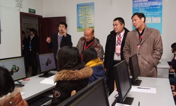 评估专家莅临学院罗江校区考察指导