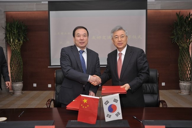 韩国水原大学李仁洙校长一行访问山东商业职业技术学院并签订友好交流协议