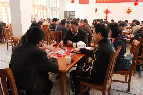 2012年广西师范学院杯迎新春名人桥牌赛在广西师范学院举行