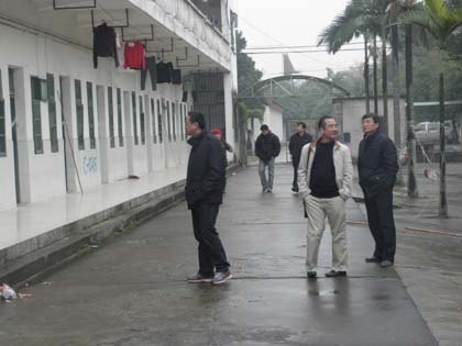 职业技术学院领导深入南校区开展期末安全检查