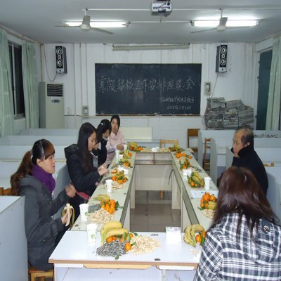 秀灵校区召开2012年寒假留校学生座谈会