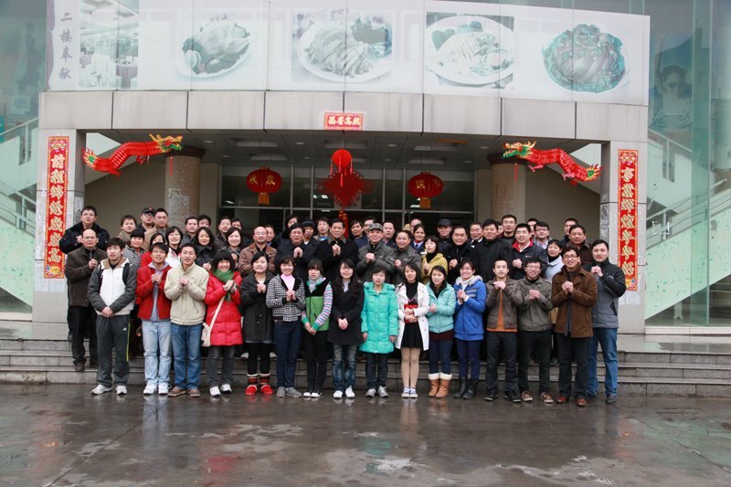 学校领导走访看望留校学生,与师生共贺龙年新春