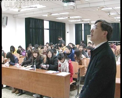 开学第一天:校领导实地检查教学工作