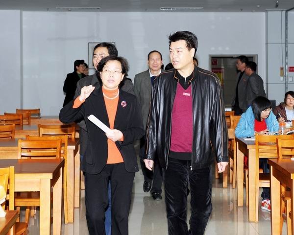 市人大副主任廖小华到三明学院调研