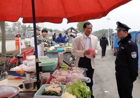 椒江校区集中开展流动摊点专项整治行动