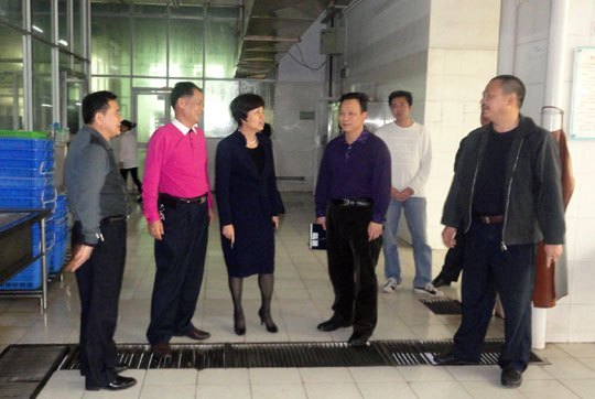 黄小妮副院长检查后勤开学准备工作