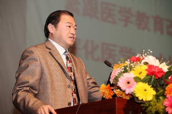 重庆医科大学隆重举行2011年度优秀管理团队表彰暨2012年新学期工作会