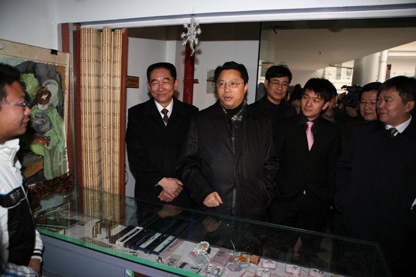 江苏省委常委、南京市委书记杨卫泽一行莅临江苏经贸职业技术学院调研