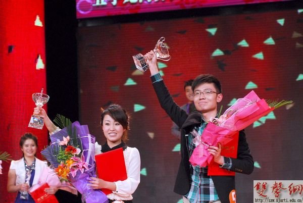 南艺学子在全国广播主持人选拔赛中摘得桂冠
