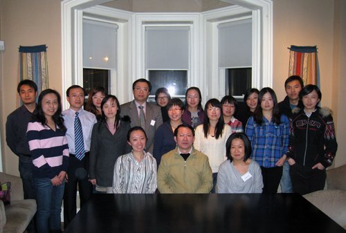 陶立坚副书记一行赴耶鲁大学看望公派留学生和医务人员