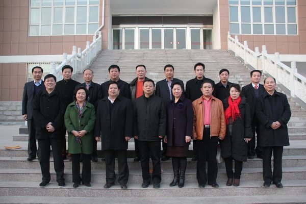 郑州市政协常委考察团来郑州职业技术学院考察