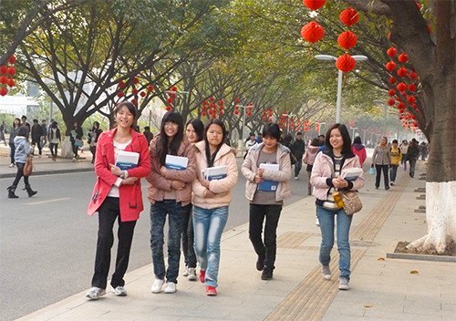 春回大地 花开砚园 新学期从今天开始