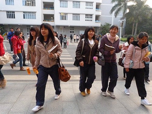 春回大地 花开砚园 新学期从今天开始