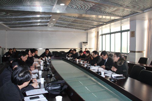 学校召开专门会议研究布置今年科技工作