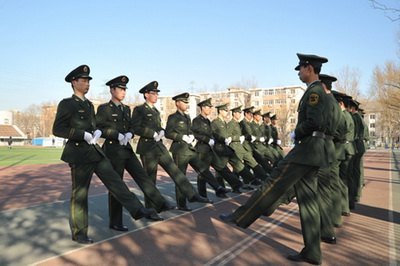 北京林业大学国旗班积极训练备战校庆