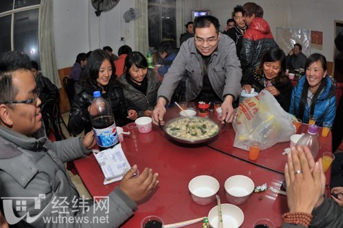 藏族学生喜迎藏历水龙新年