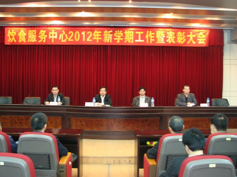 李德豪副院长检查广东石油化工学院新学期伙食工作