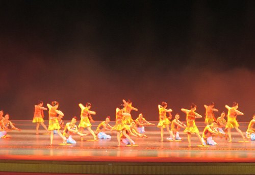 广西师范学院舞蹈《达勒蔓》代表广西高校参加第三届全国大学生艺术展演喜获佳绩