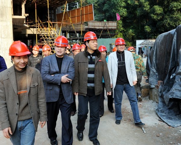 У��ί������������н�ʦ�������÷�����ԪУ��