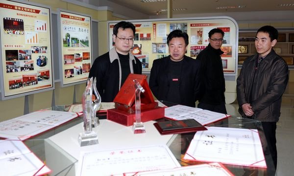 ����ί�쵼ݰ������ѧԺ���ָ����ѧ�ڹ����Ź���