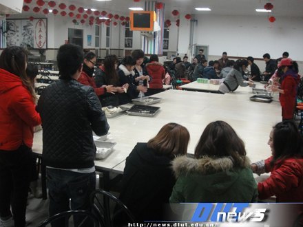 大连理工大学师生共同欢庆2012年藏历水龙新年