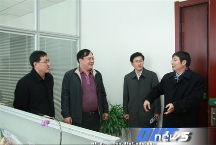 校党委副书记邵龙潭教授一行走访基层调研本科生学生工作