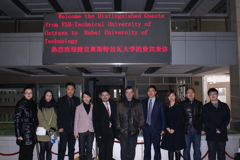 �ݿ˰�˹�����ߴ�ѧ����������