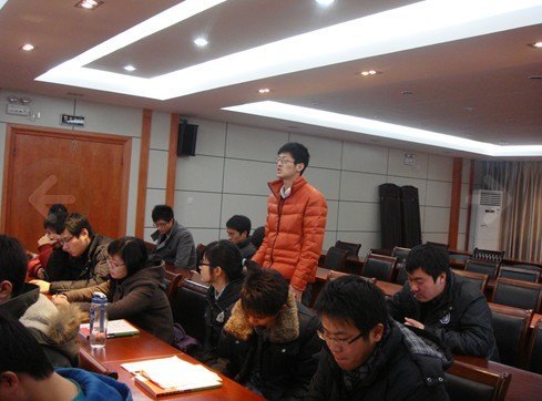 经济管理系创业实训中心召开学生座谈会