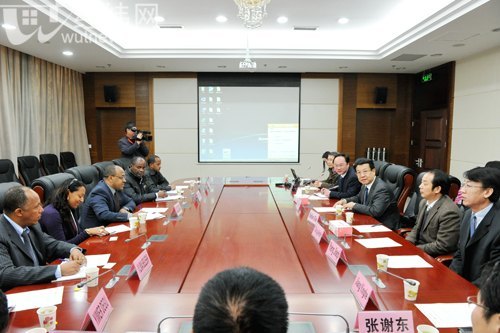 埃塞俄比亚国家公路局代表团访问武汉理工大学