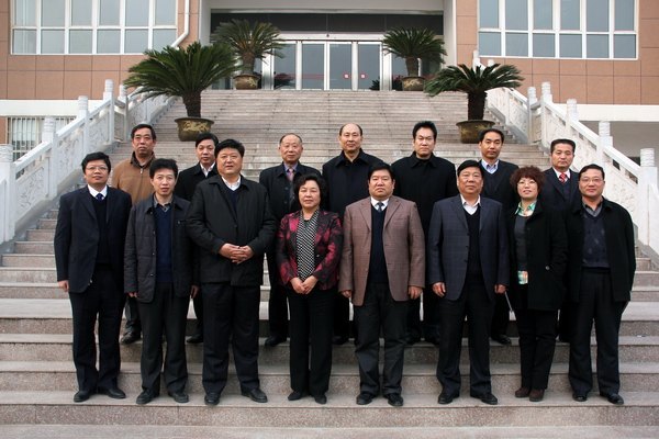 荥阳市委市政府领导来郑州职业技术学院考察