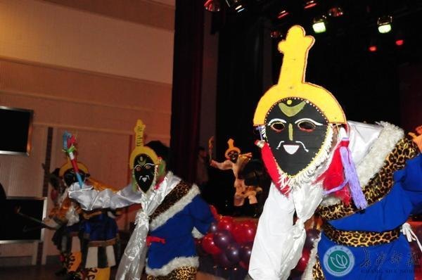 长沙师范学校师生共度藏历水龙新年